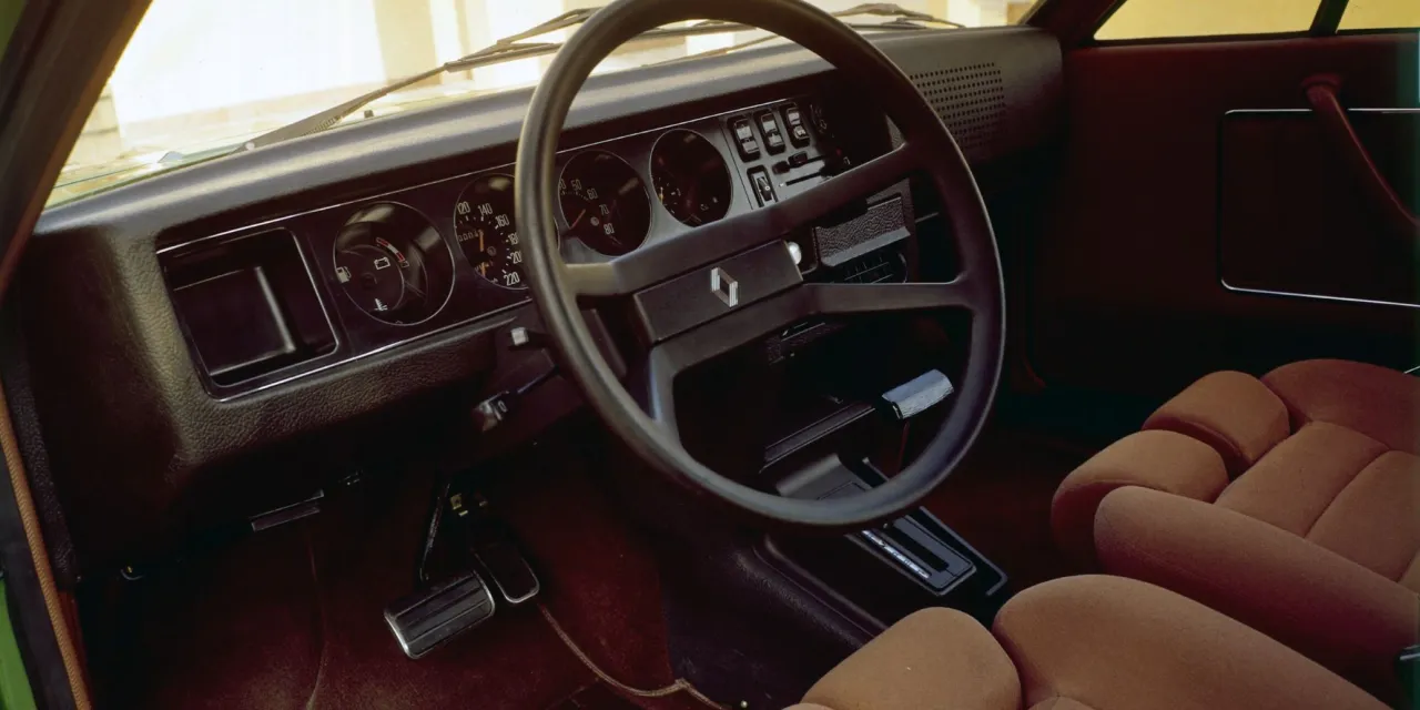 Renault 17 interior